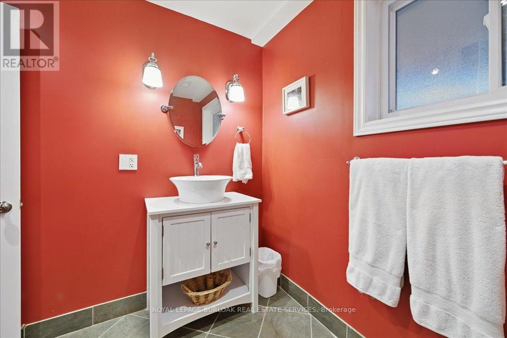 












768 KING ROAD

,
Burlington,




Ontario
L7T3K6


