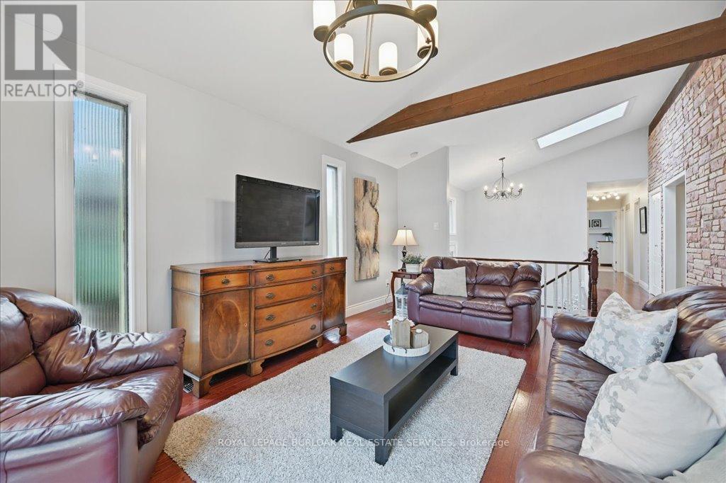 












768 KING ROAD

,
Burlington,




Ontario
L7T3K6

