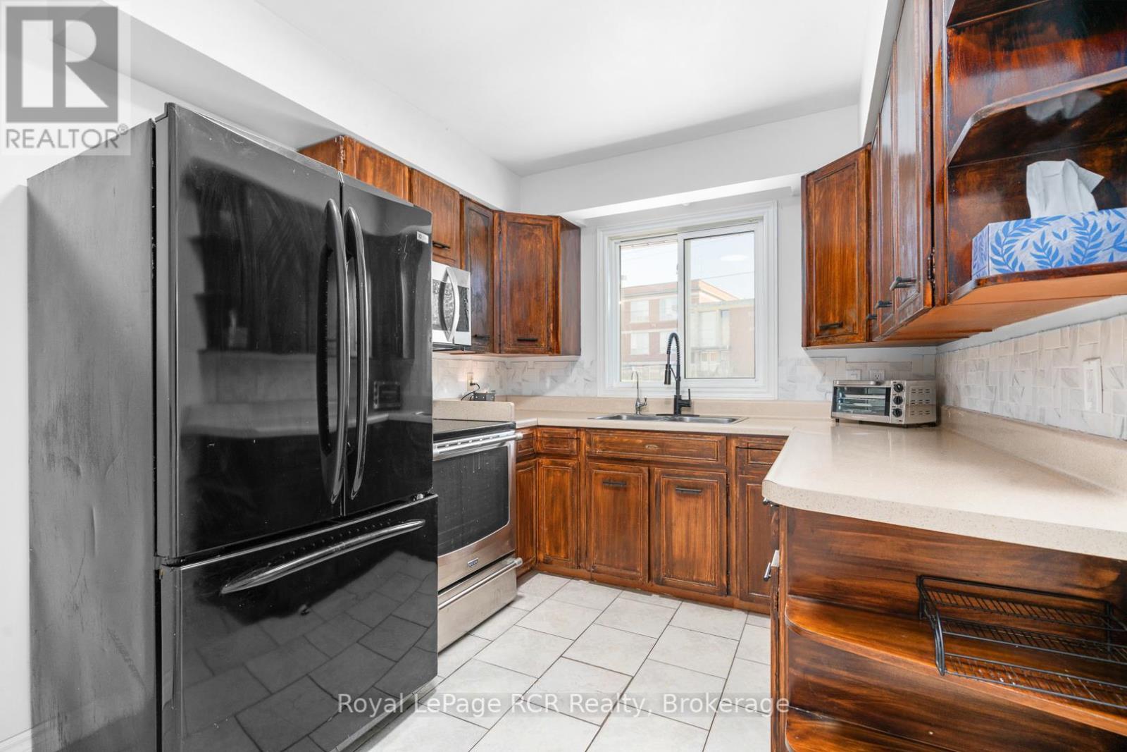 












170 7TH STREET

,
Hanover,




Ontario
N4N1G5

