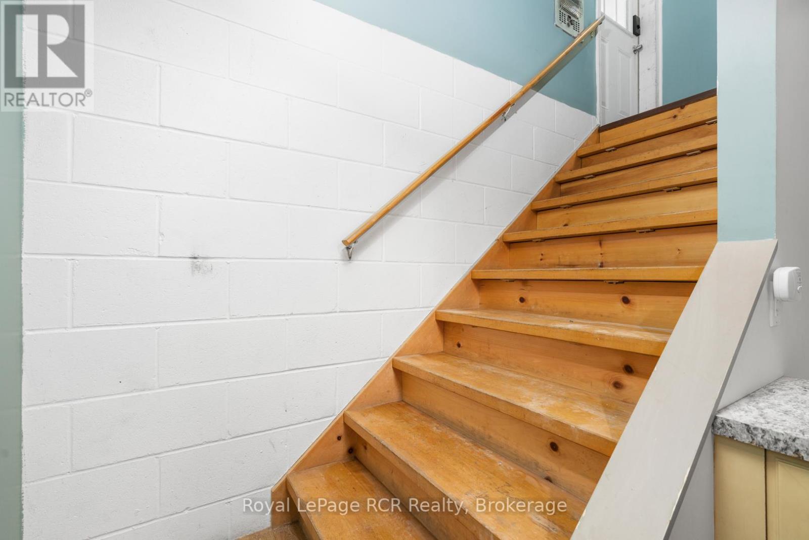 












170 7TH STREET

,
Hanover,




Ontario
N4N1G5

