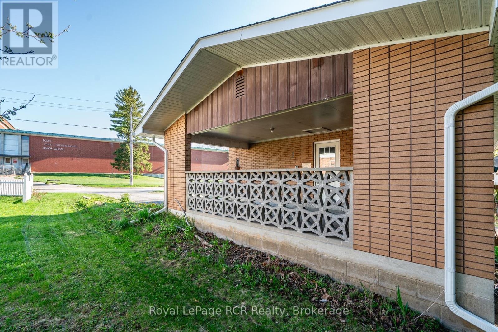 












170 7TH STREET

,
Hanover,




Ontario
N4N1G5

