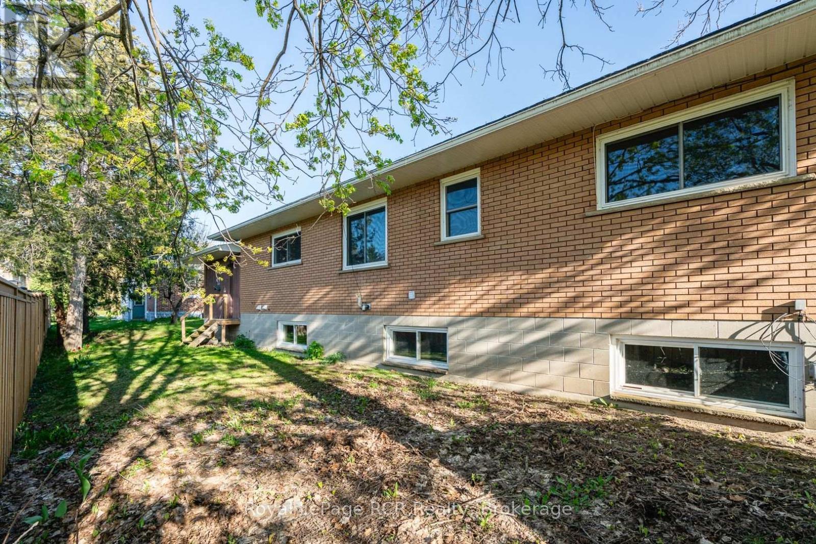 












170 7TH STREET

,
Hanover,




Ontario
N4N1G5

