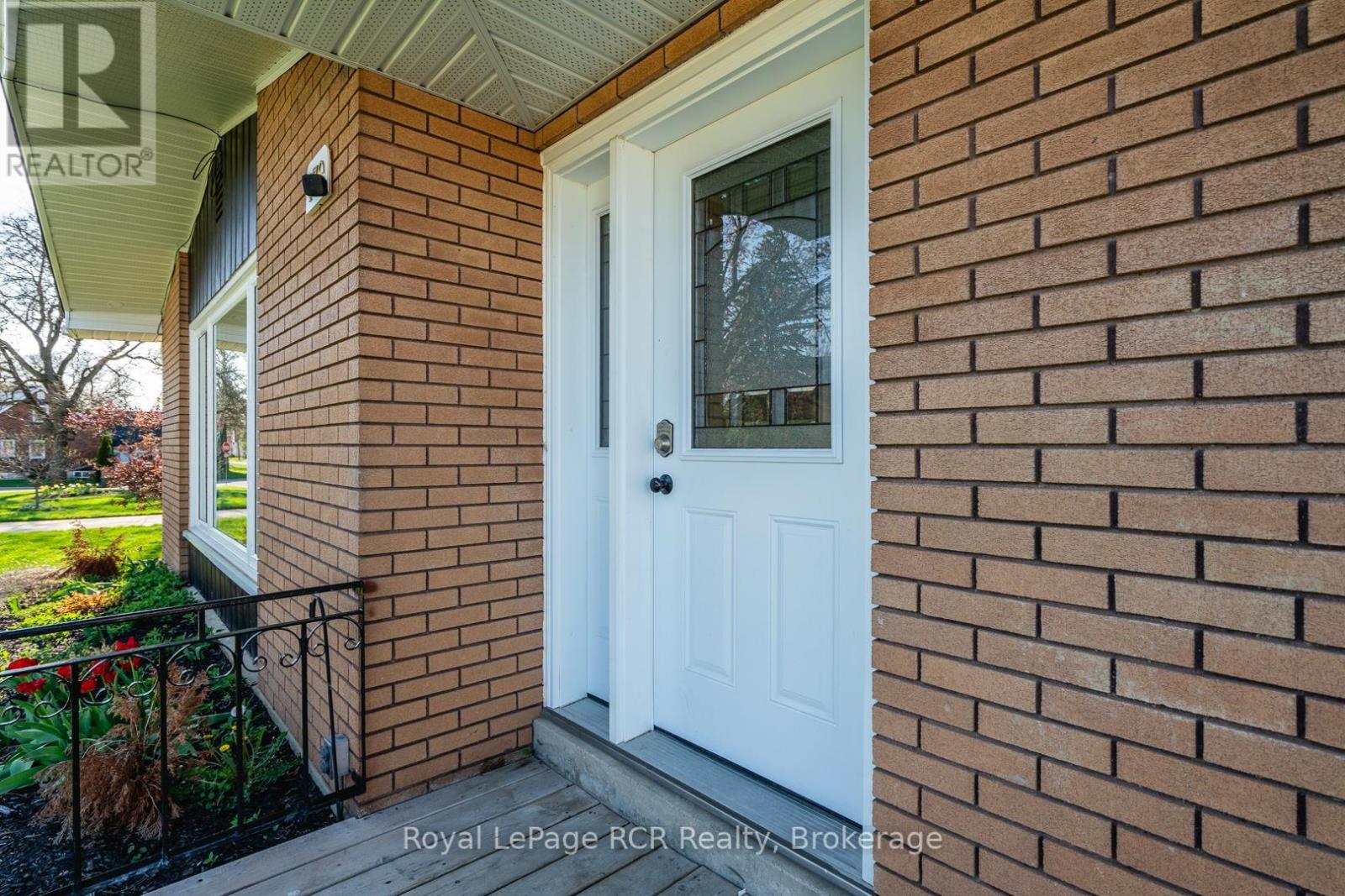 












170 7TH STREET

,
Hanover,




Ontario
N4N1G5

