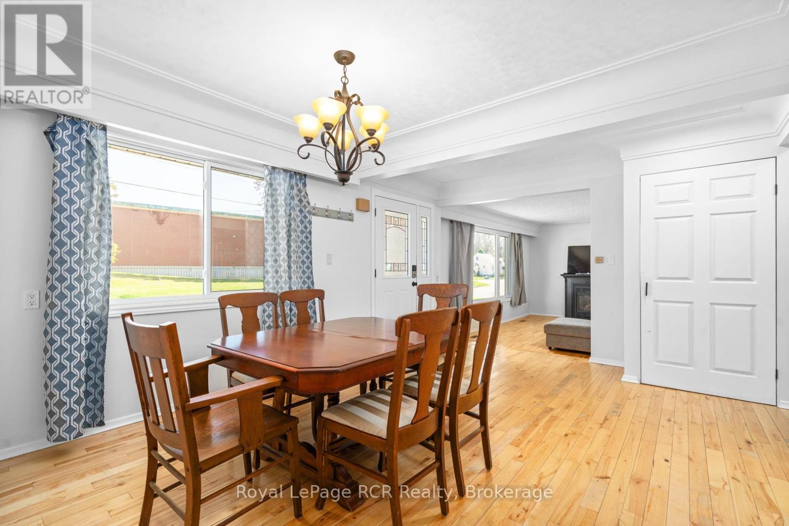 












170 7TH STREET

,
Hanover,




Ontario
N4N1G5

