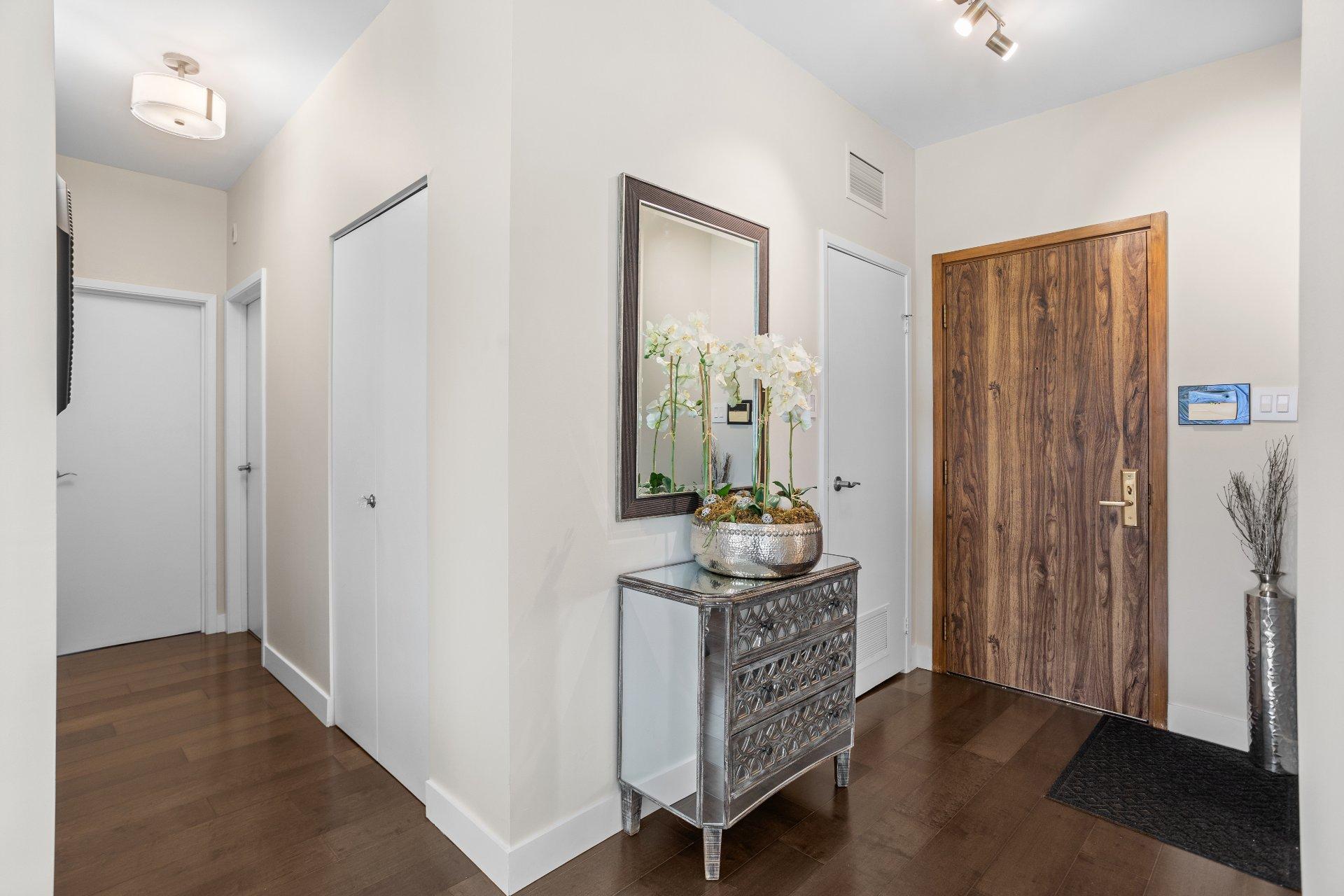 









4520


Prom. Paton

, 109,
Laval (Chomedey),




QC
H7W4X1


