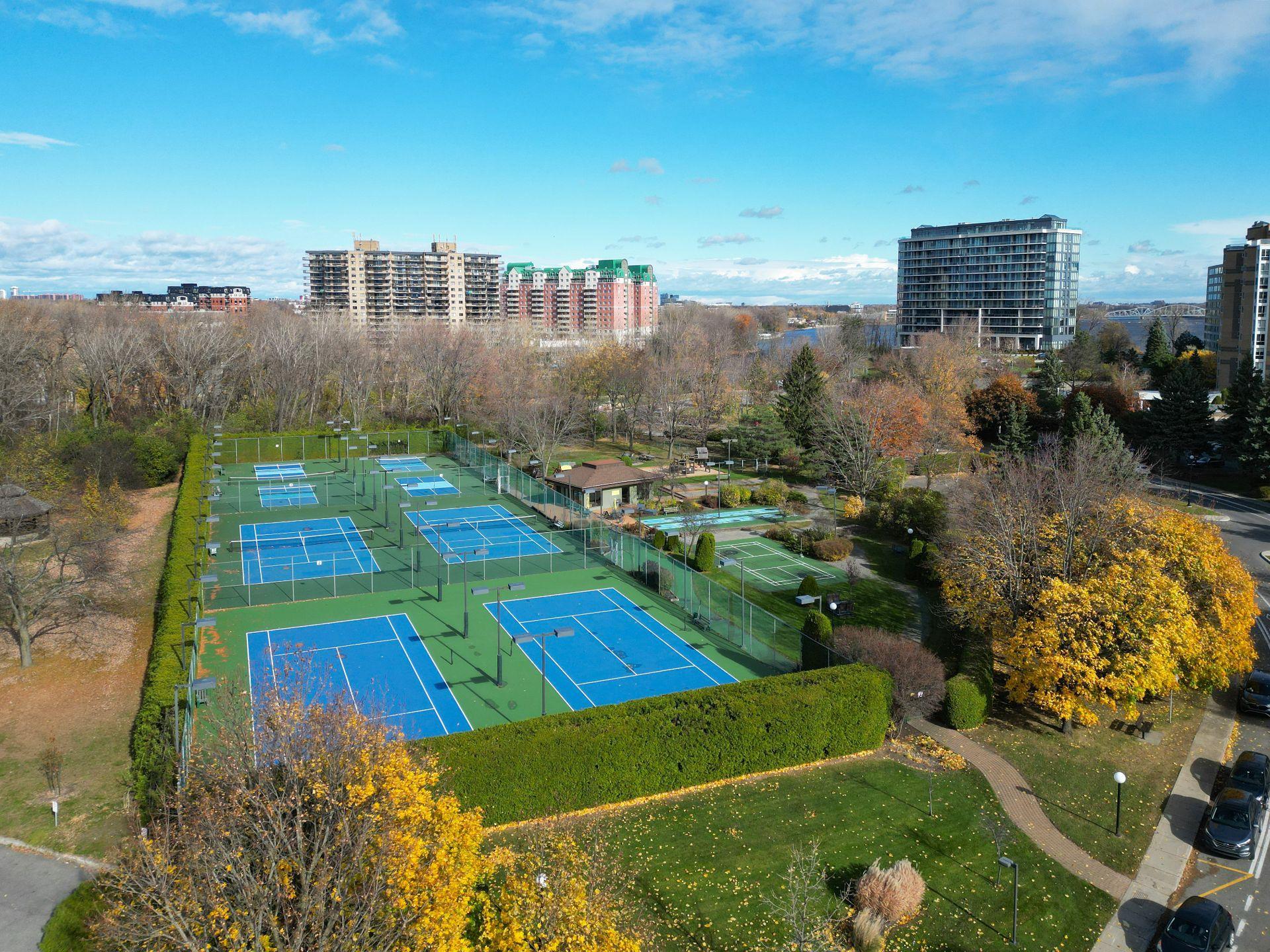 









4520


Prom. Paton

, 109,
Laval (Chomedey),




QC
H7W4X1

