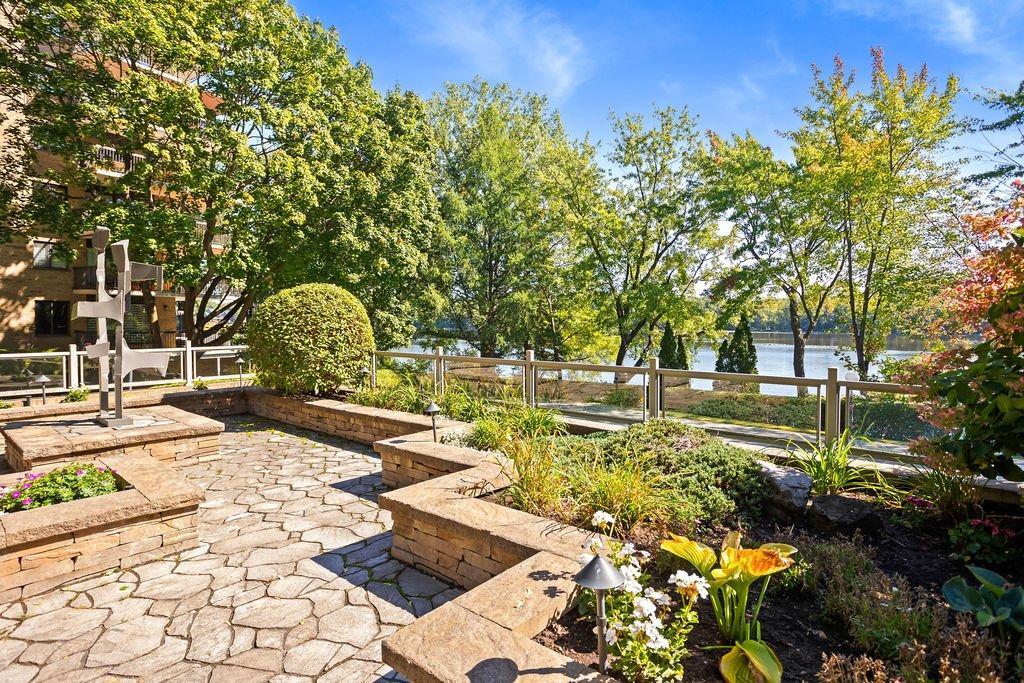 









4520


Prom. Paton

, 109,
Laval (Chomedey),




QC
H7W4X1

