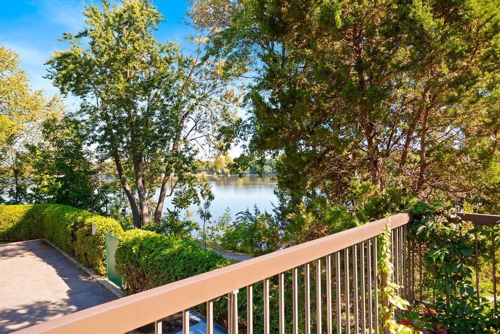 









4520


Prom. Paton

, 109,
Laval (Chomedey),




QC
H7W4X1

