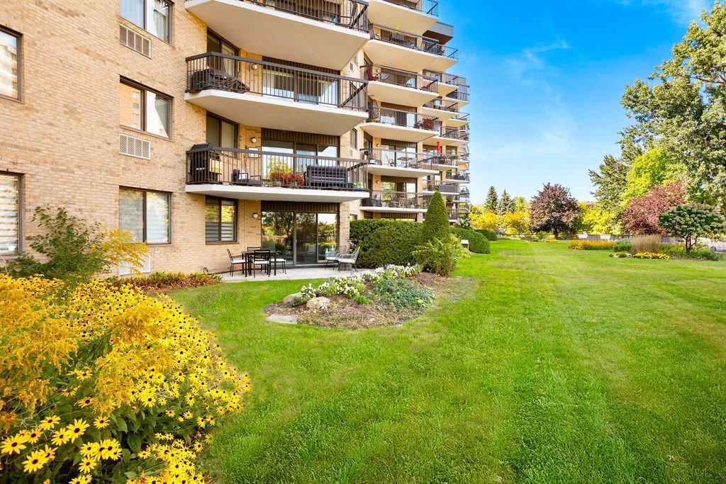 









4520


Prom. Paton

, 109,
Laval (Chomedey),




QC
H7W4X1

