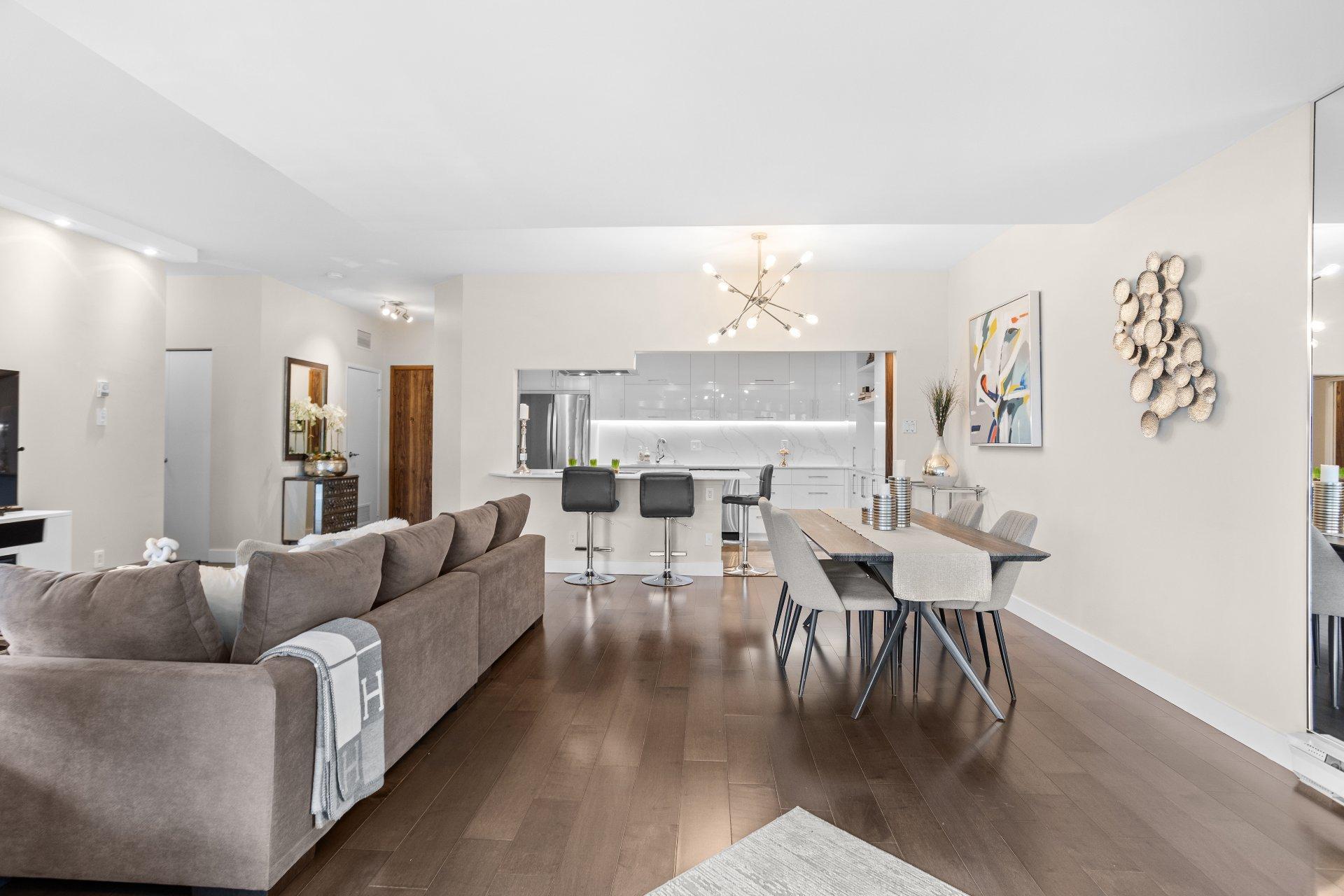 









4520


Prom. Paton

, 109,
Laval (Chomedey),




QC
H7W4X1

