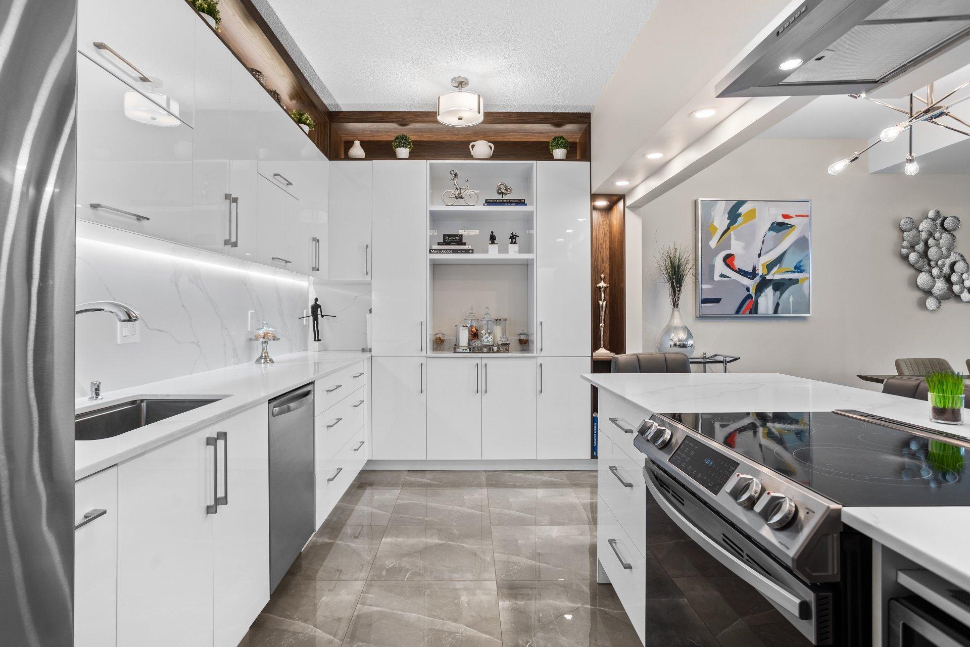 









4520


Prom. Paton

, 109,
Laval (Chomedey),




QC
H7W4X1

