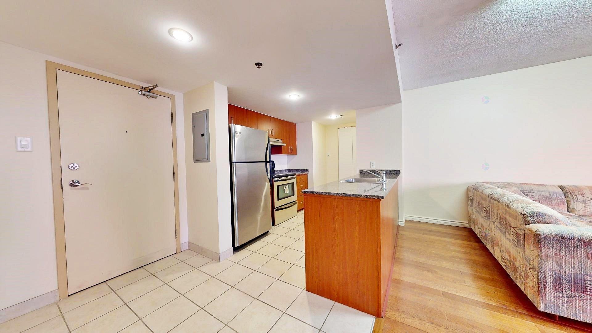 









98


Rue Charlotte

, 551,
Montréal (Ville-Marie),




QC
H2X3V2

