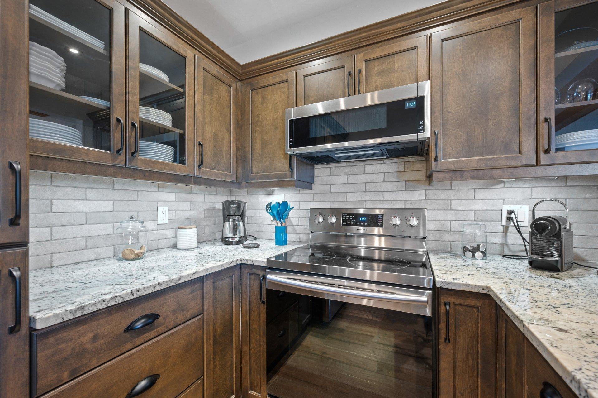 









140


Rue Pinoteau

, 2112,
Mont-Tremblant,




QC
J8E1G2

