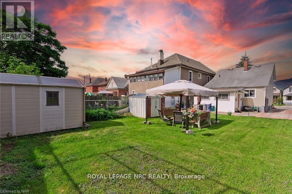 












. - 144 BURGAR STREET S

,
Welland (Welland Downtown),




Ontario
L3B2S8

