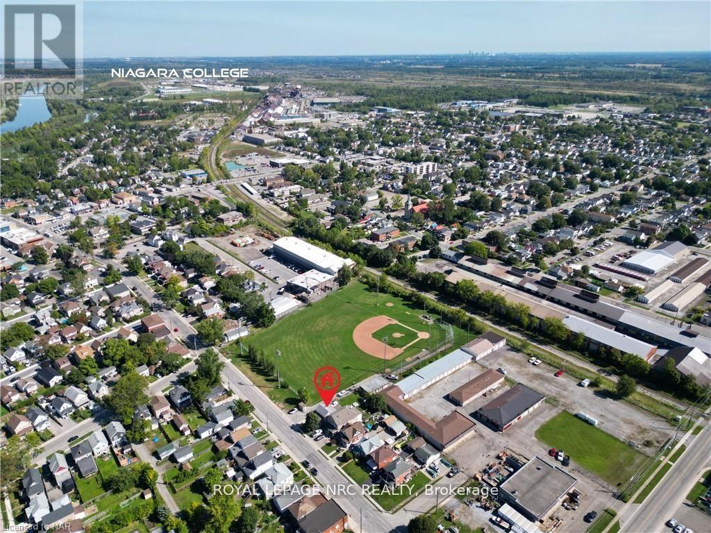 












. - 144 BURGAR STREET S

,
Welland (Welland Downtown),




Ontario
L3B2S8

