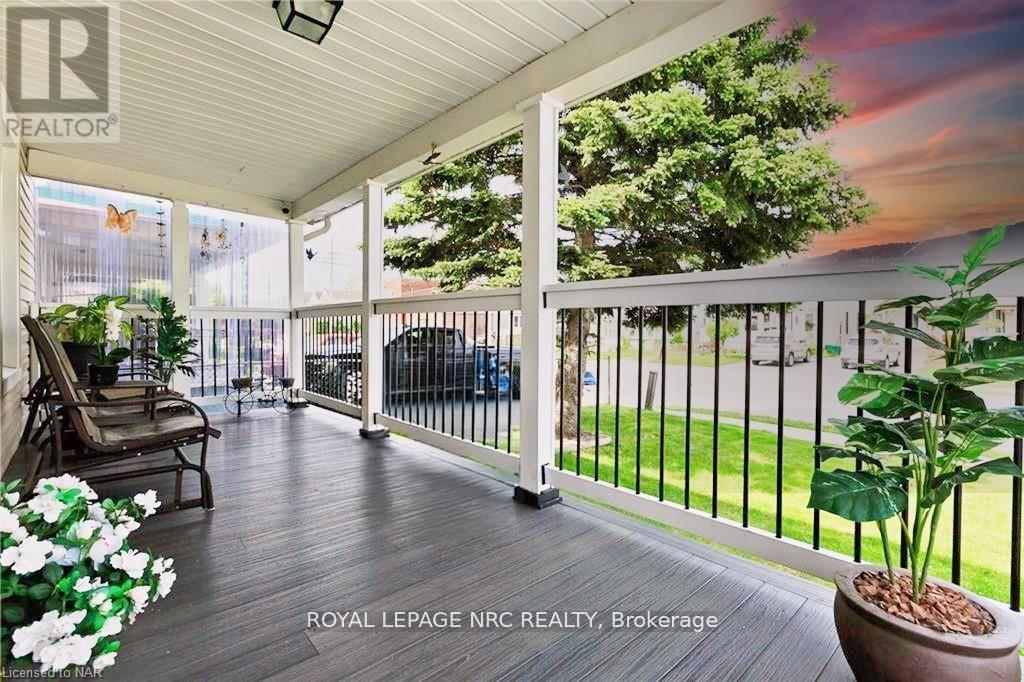 












. - 144 BURGAR STREET S

,
Welland (Welland Downtown),




Ontario
L3B2S8

