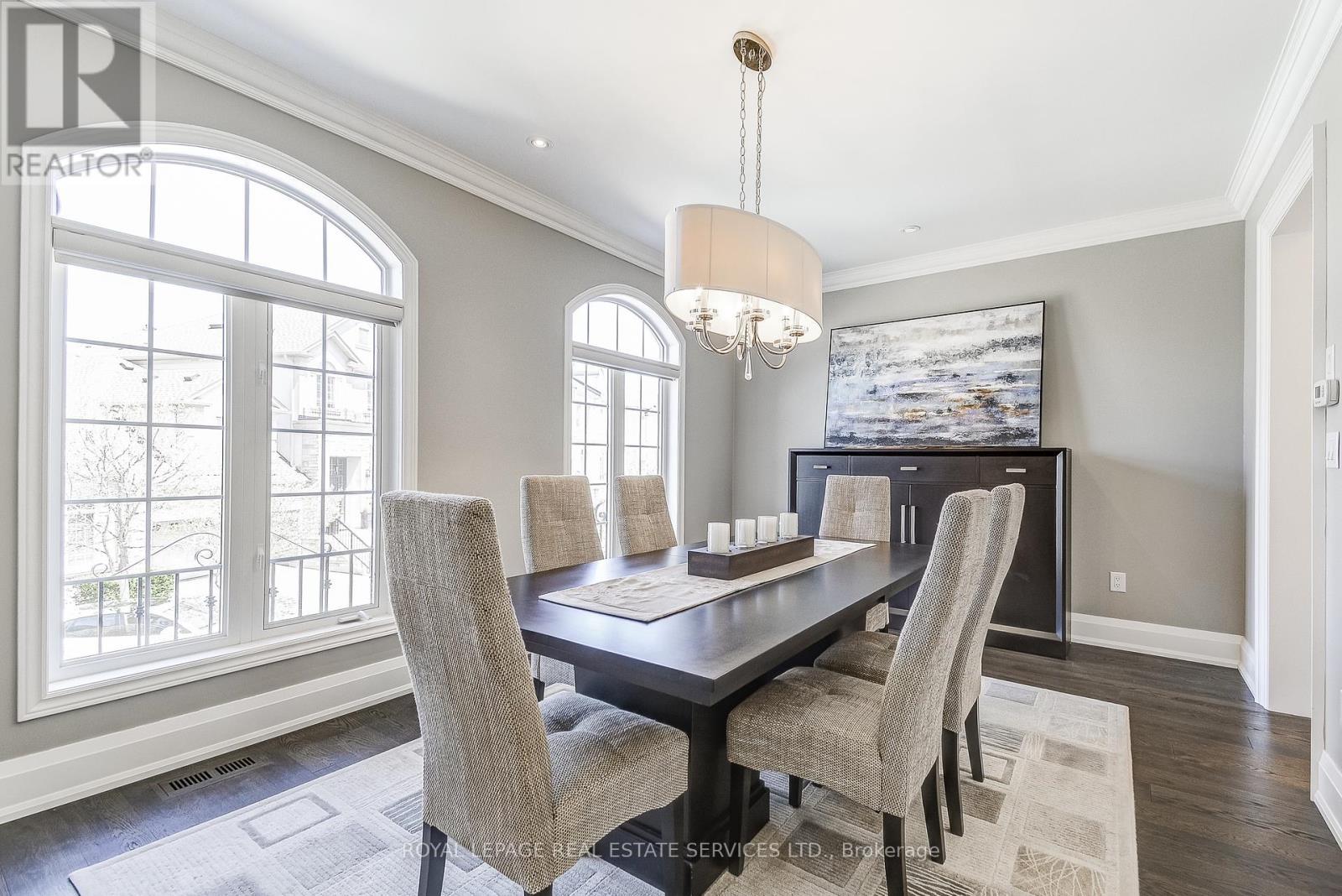 












11 - 2400 NEYAGAWA BOULEVARD

,
Oakville,




Ontario
L6H7P5

