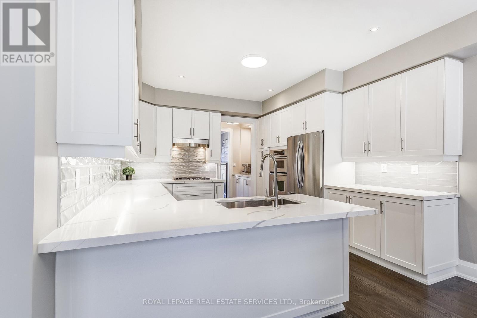 












11 - 2400 NEYAGAWA BOULEVARD

,
Oakville,




Ontario
L6H7P5

