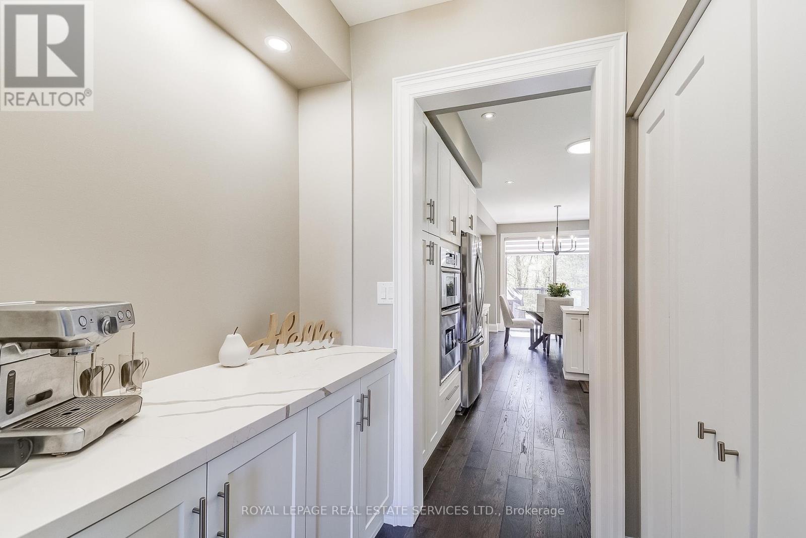












11 - 2400 NEYAGAWA BOULEVARD

,
Oakville,




Ontario
L6H7P5

