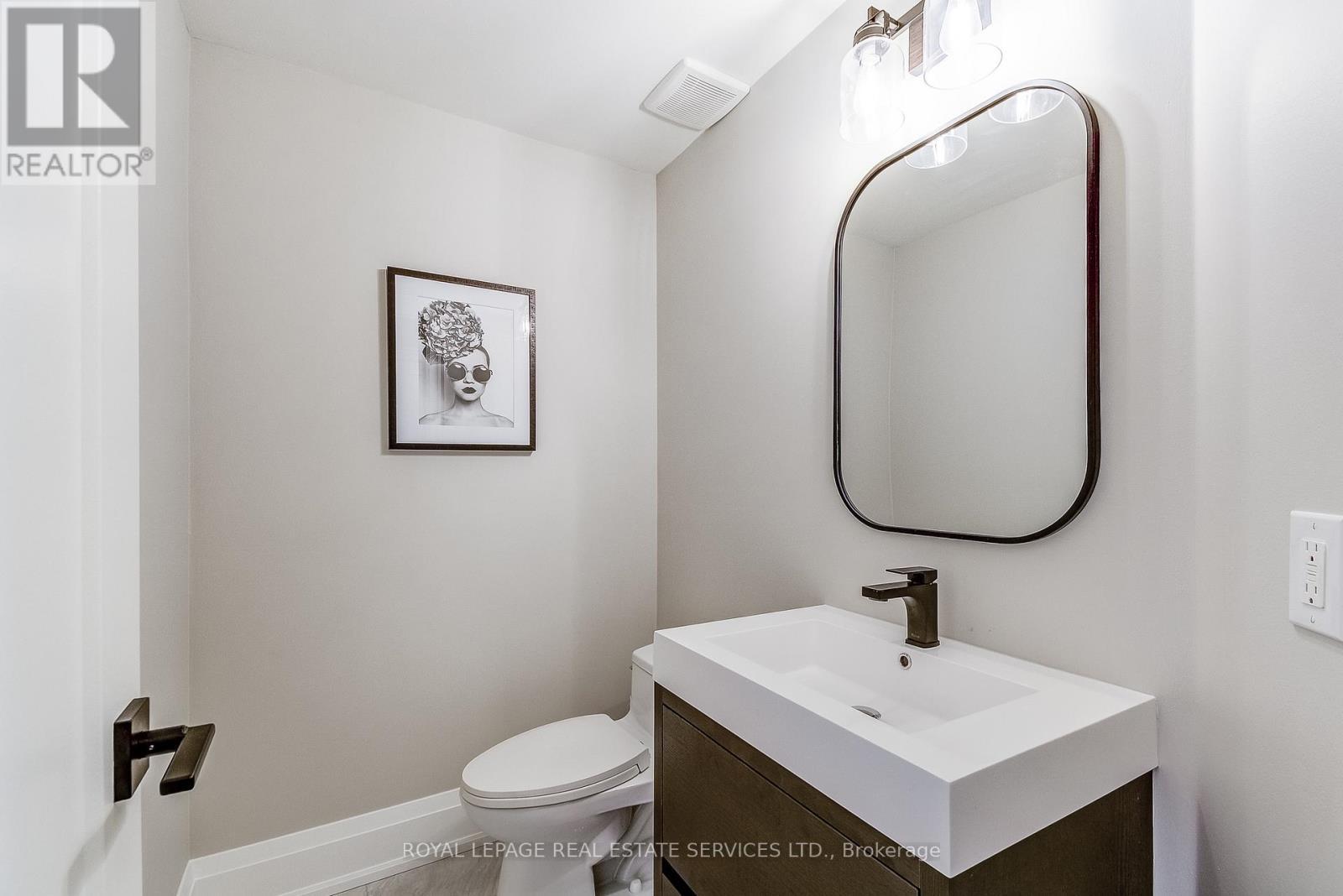 












11 - 2400 NEYAGAWA BOULEVARD

,
Oakville,




Ontario
L6H7P5

