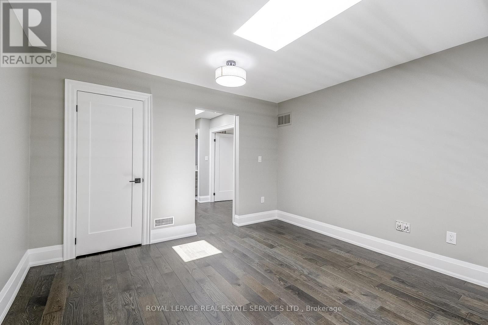 












11 - 2400 NEYAGAWA BOULEVARD

,
Oakville,




Ontario
L6H7P5

