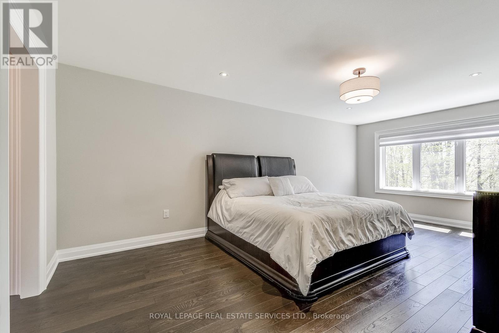 












11 - 2400 NEYAGAWA BOULEVARD

,
Oakville,




Ontario
L6H7P5

