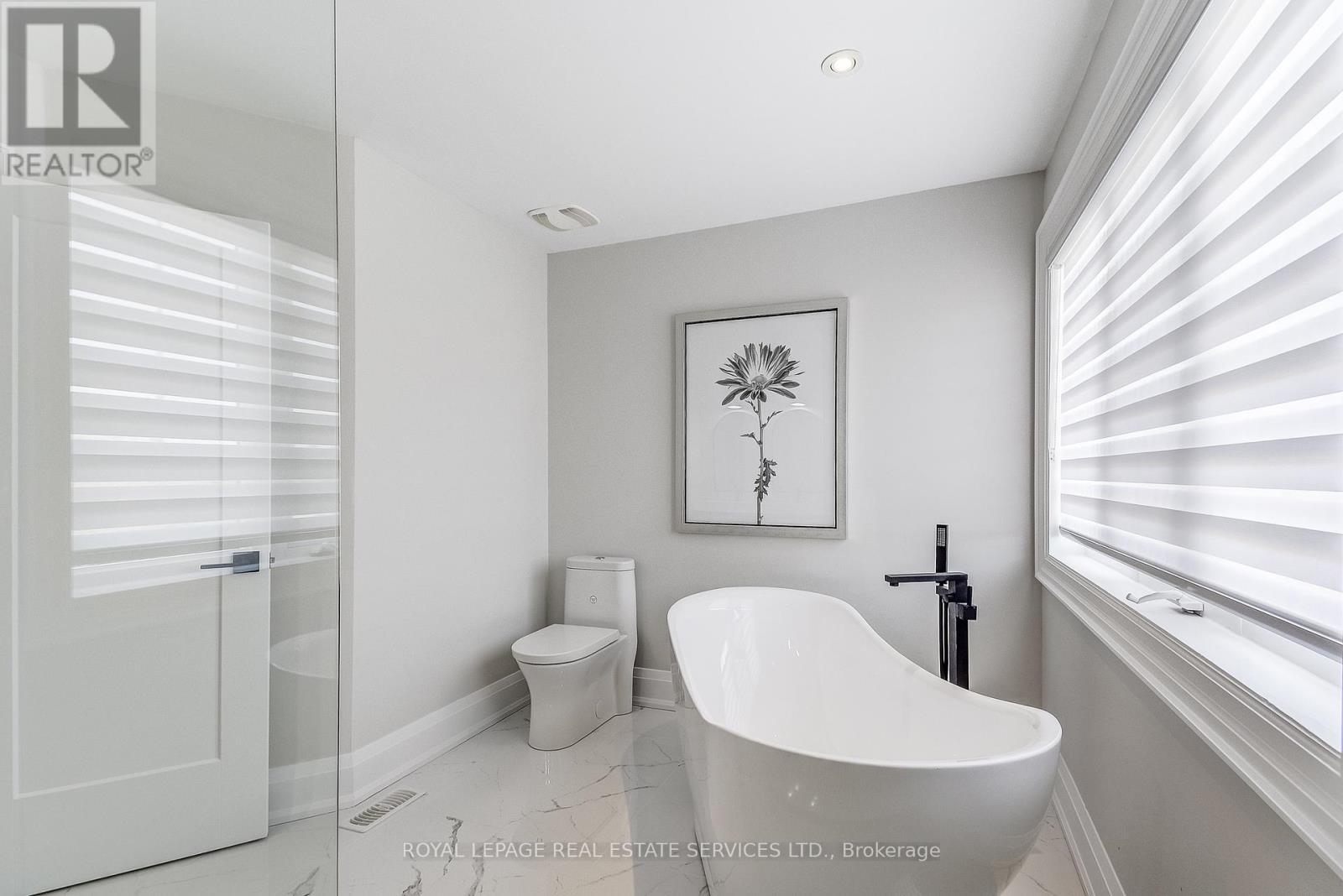 












11 - 2400 NEYAGAWA BOULEVARD

,
Oakville,




Ontario
L6H7P5

