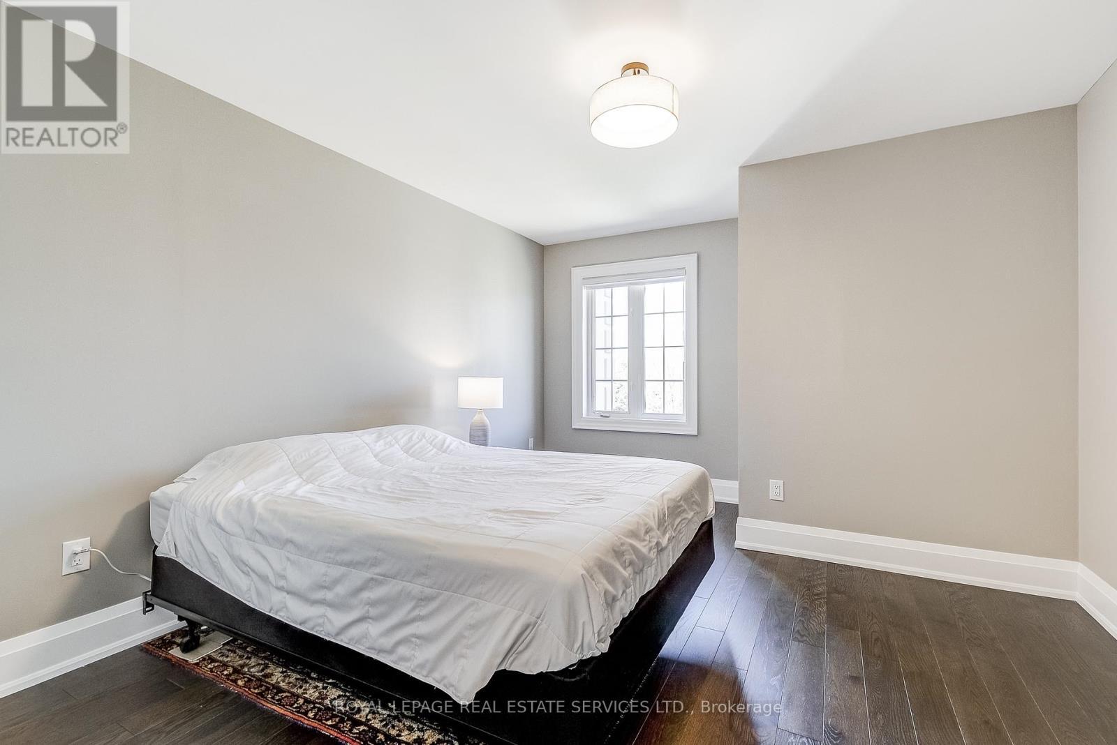 












11 - 2400 NEYAGAWA BOULEVARD

,
Oakville,




Ontario
L6H7P5

