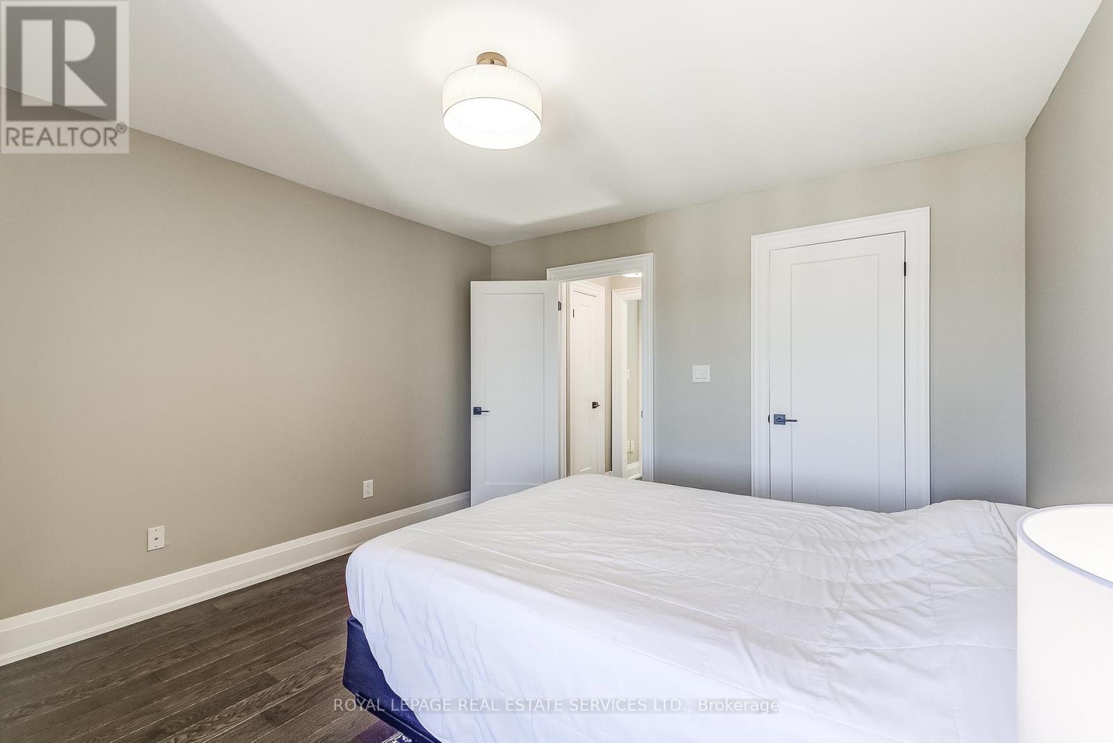 












11 - 2400 NEYAGAWA BOULEVARD

,
Oakville,




Ontario
L6H7P5

