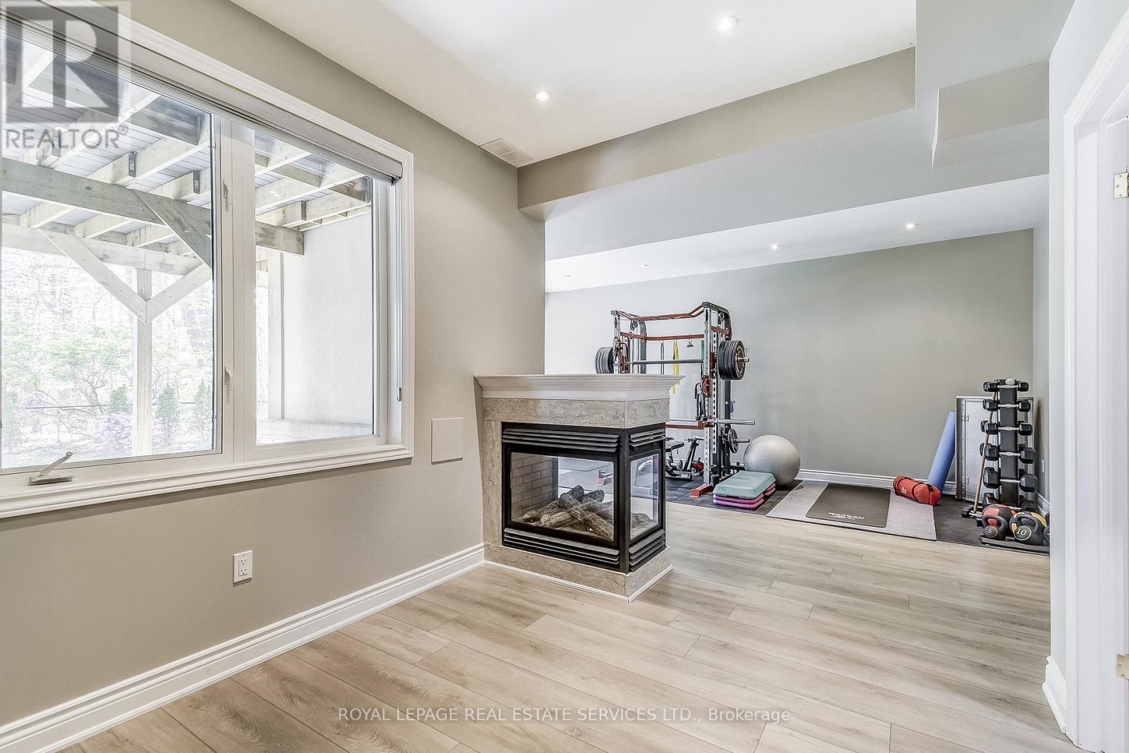












11 - 2400 NEYAGAWA BOULEVARD

,
Oakville,




Ontario
L6H7P5

