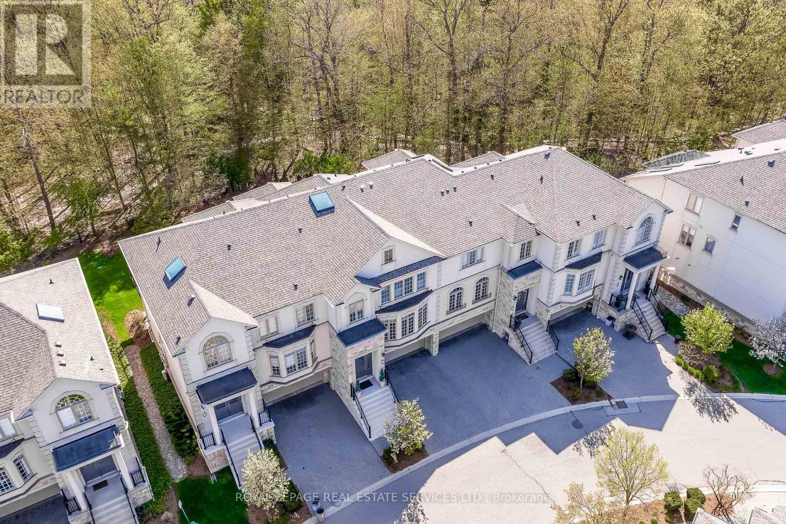 












11 - 2400 NEYAGAWA BOULEVARD

,
Oakville,




Ontario
L6H7P5

