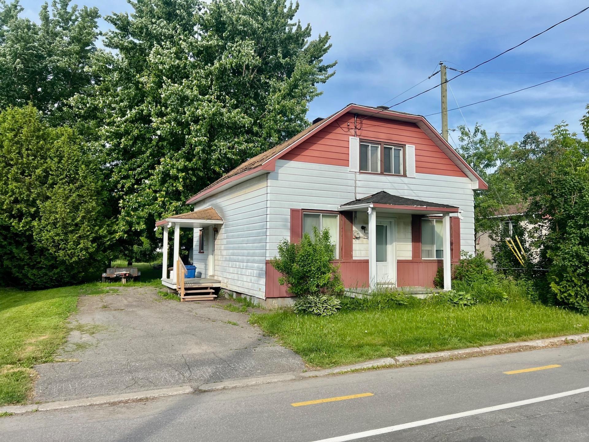 









101


Rue Charpentier

,
L'Épiphanie,




QC
J5X3V6

