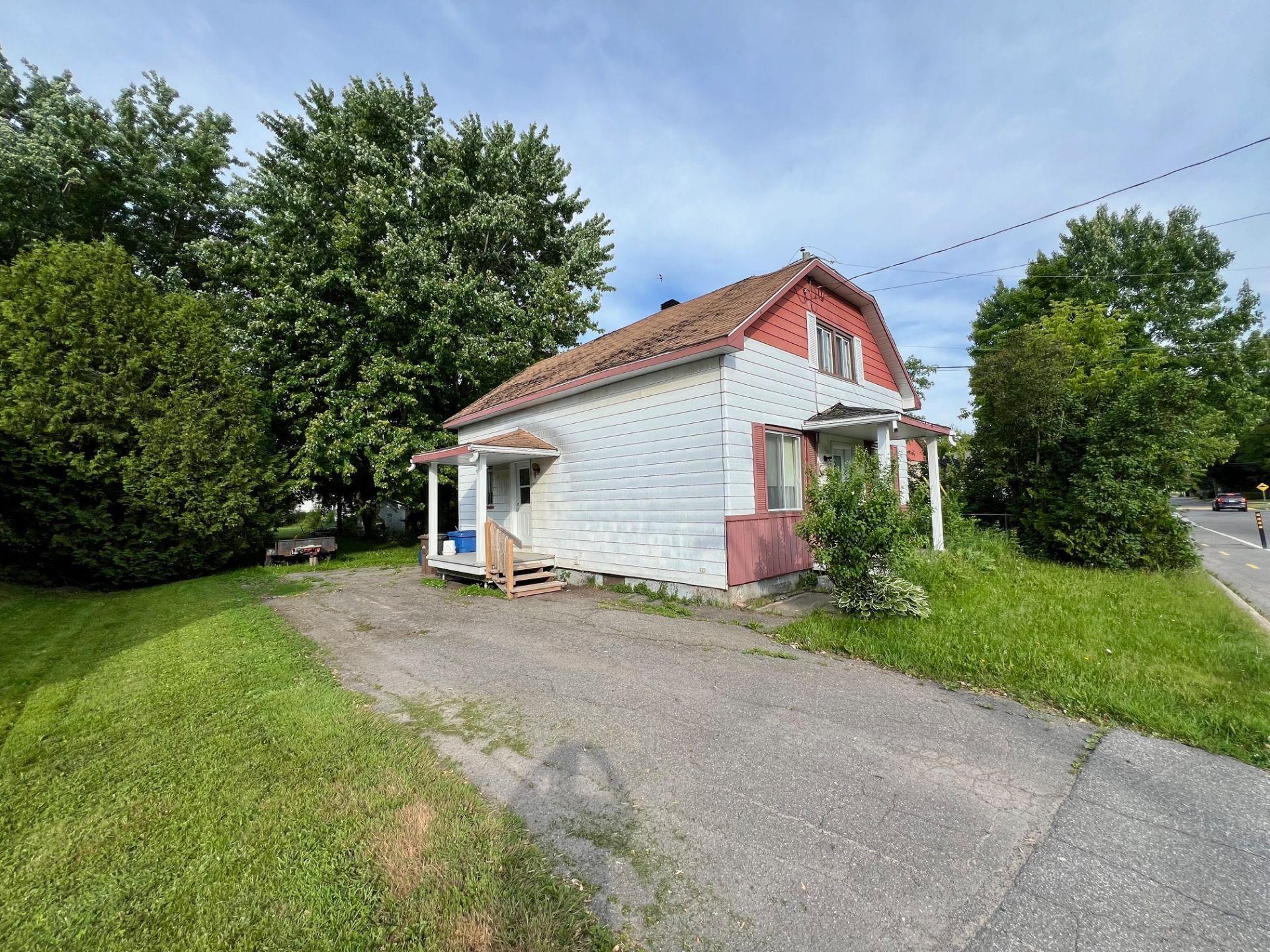 









101


Rue Charpentier

,
L'Épiphanie,




QC
J5X3V6

