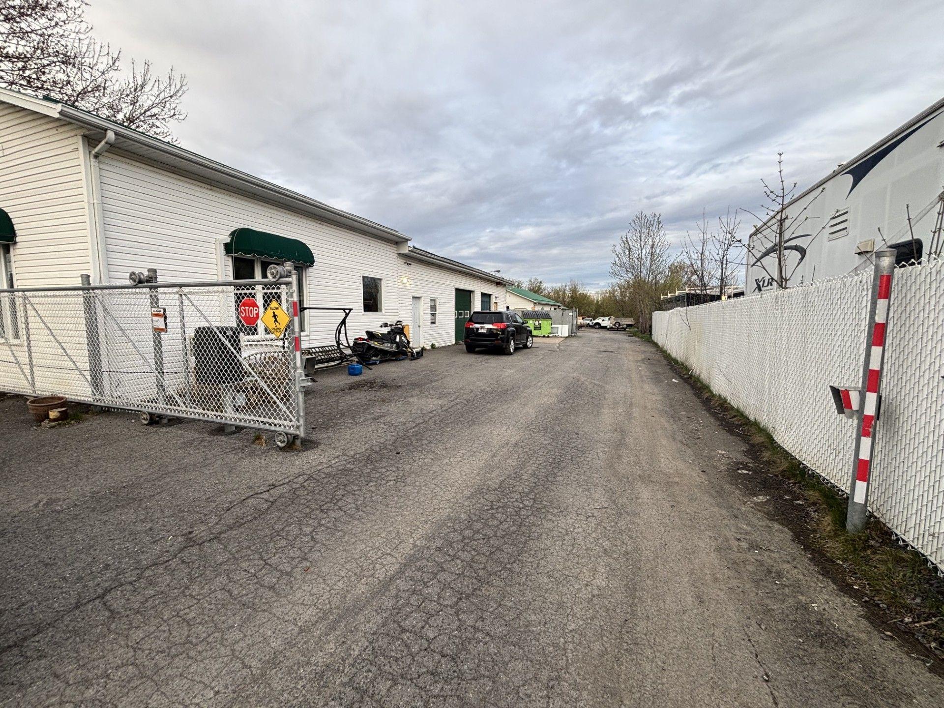









37


Ch. du Ruisseau-des-Noyers

,
Saint-Jean-sur-Richelieu,




QC
J2Y1J4

