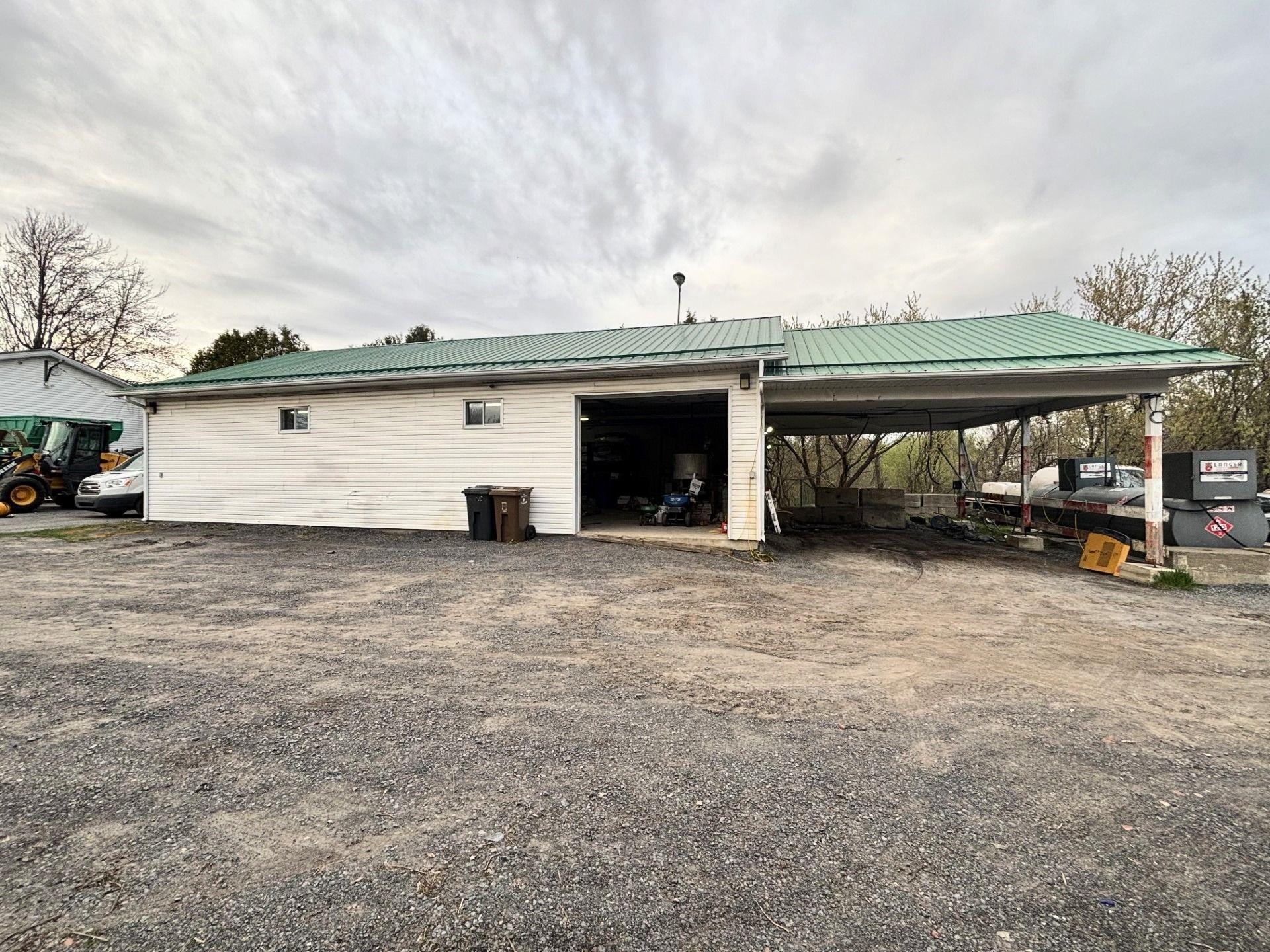 









37


Ch. du Ruisseau-des-Noyers

,
Saint-Jean-sur-Richelieu,




QC
J2Y1J4

