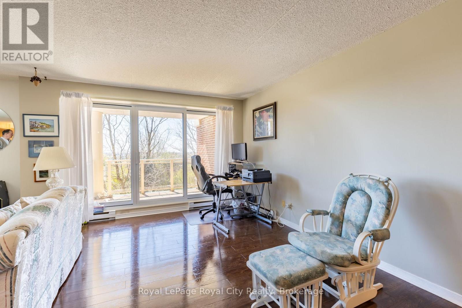 












601 - 8 CHRISTOPHER COURT

,
Guelph (Kortright West),




Ontario
N1G4N7

