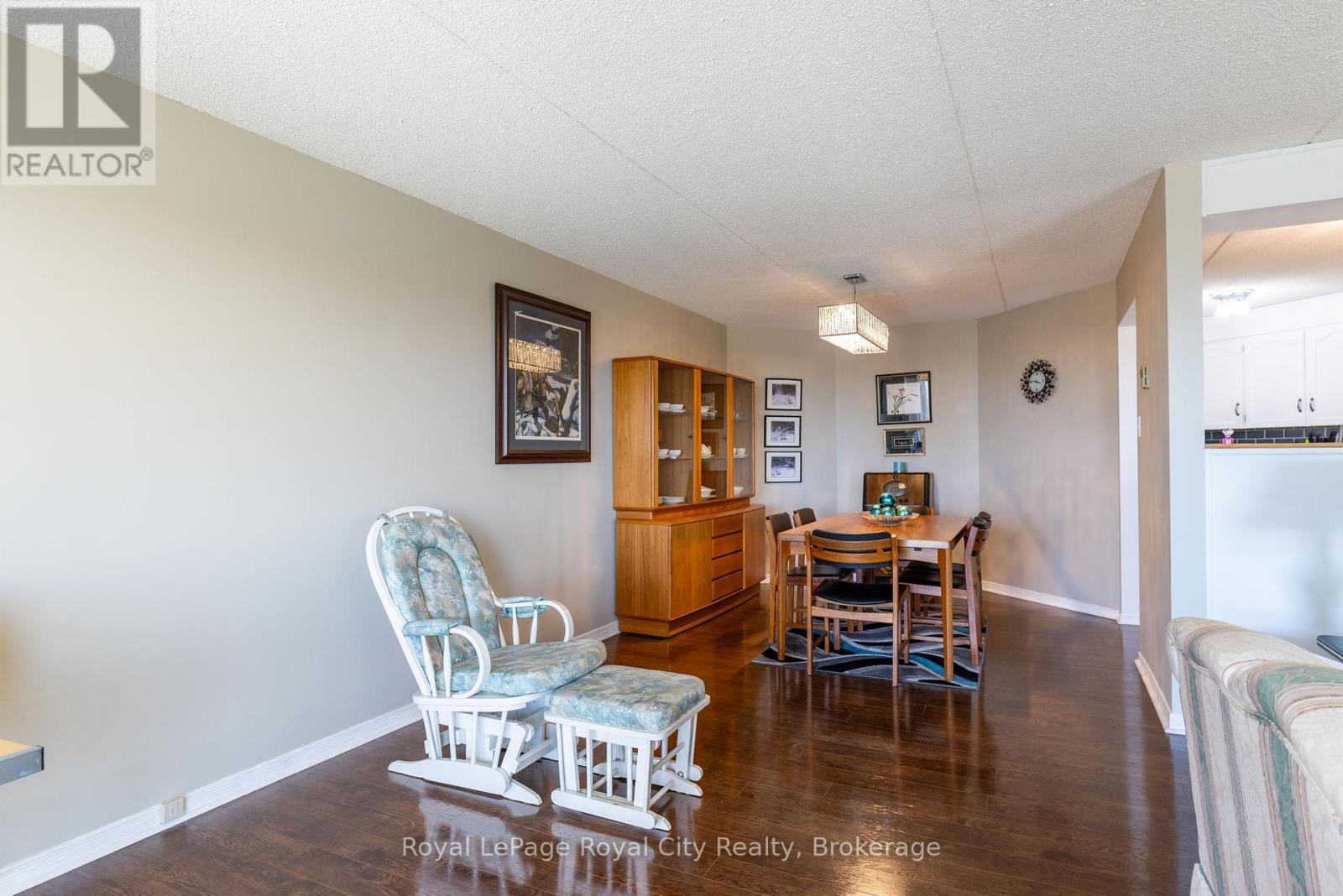 












601 - 8 CHRISTOPHER COURT

,
Guelph (Kortright West),




Ontario
N1G4N7

