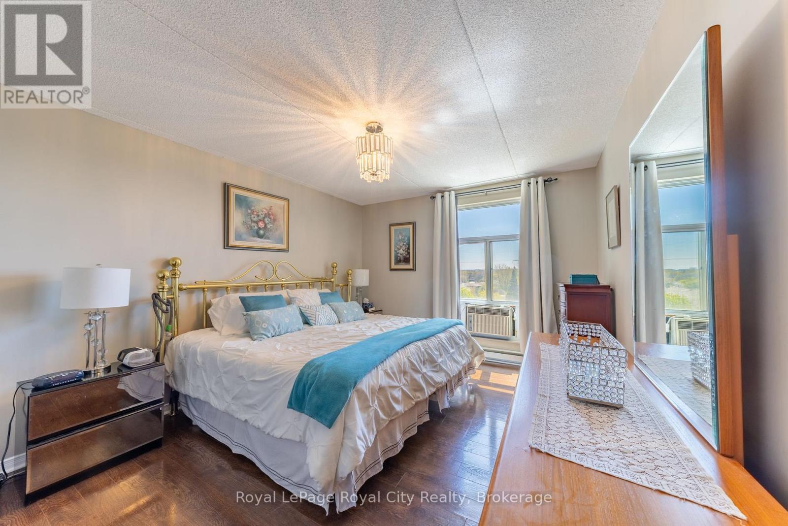 












601 - 8 CHRISTOPHER COURT

,
Guelph (Kortright West),




Ontario
N1G4N7

