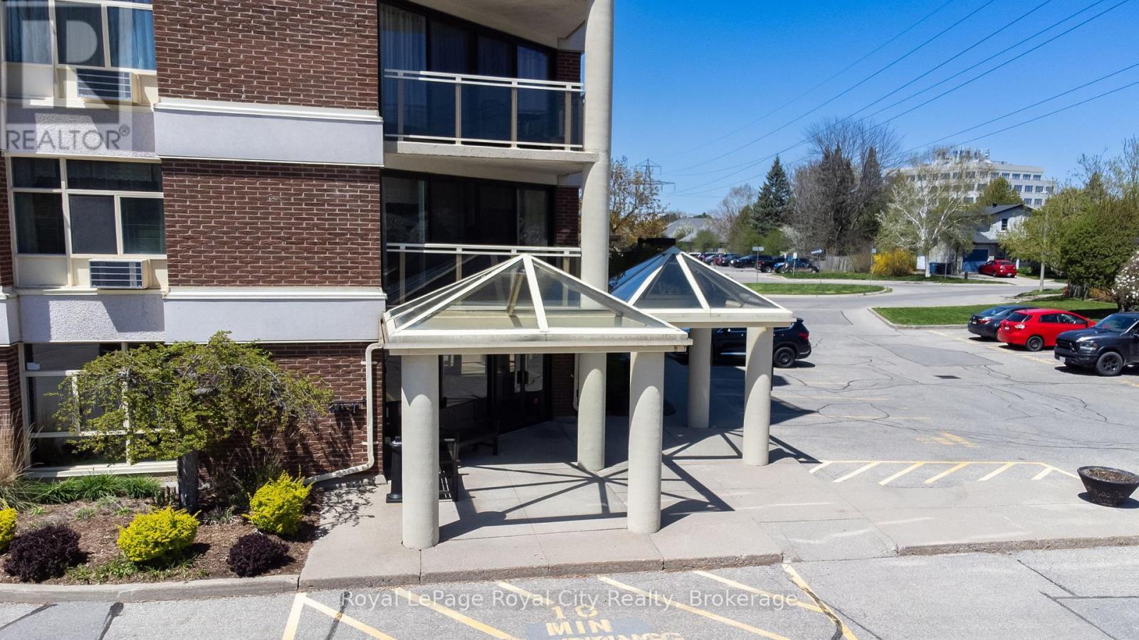 












601 - 8 CHRISTOPHER COURT

,
Guelph (Kortright West),




Ontario
N1G4N7

