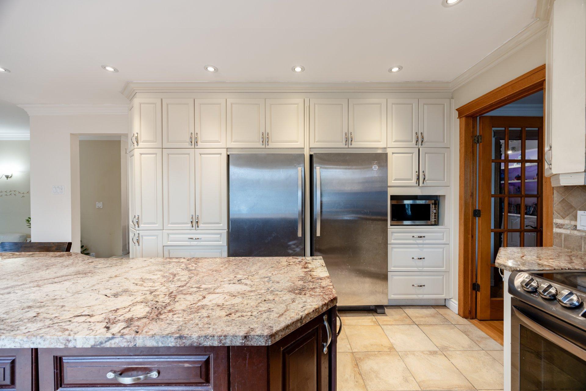 









129


Rue Houde

,
Kirkland,




QC
H9J3A8

