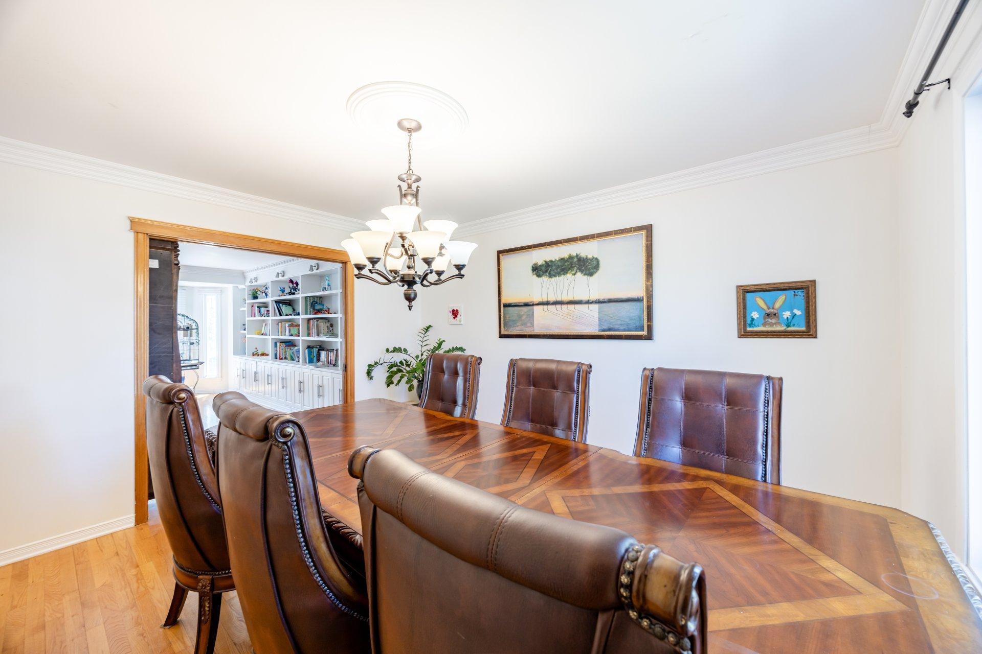 









129


Rue Houde

,
Kirkland,




QC
H9J3A8

