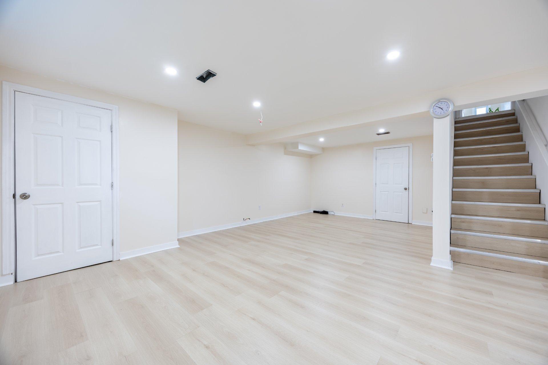 









129


Rue Houde

,
Kirkland,




QC
H9J3A8


