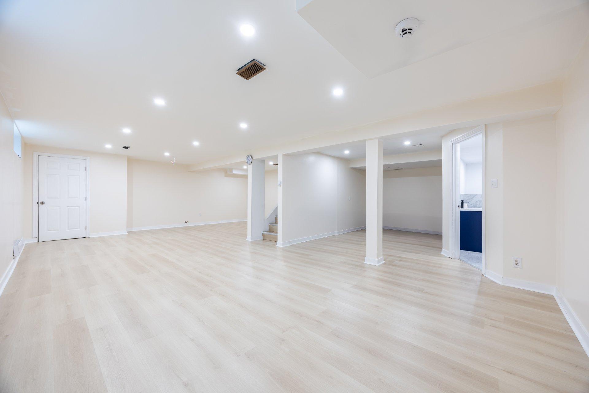 









129


Rue Houde

,
Kirkland,




QC
H9J3A8

