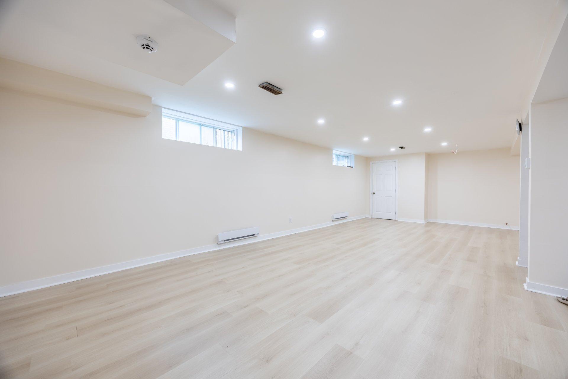 









129


Rue Houde

,
Kirkland,




QC
H9J3A8

