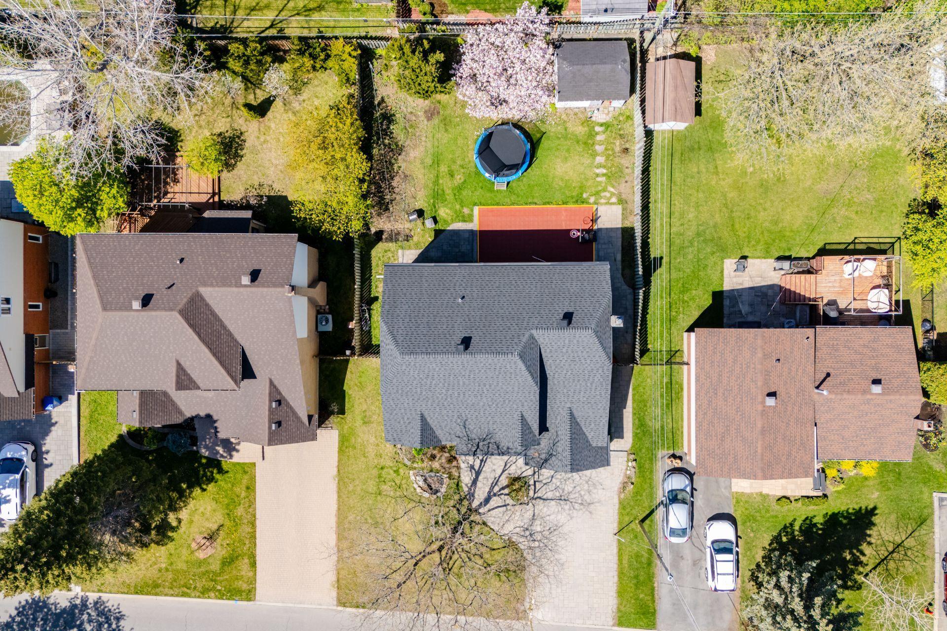 









129


Rue Houde

,
Kirkland,




QC
H9J3A8

