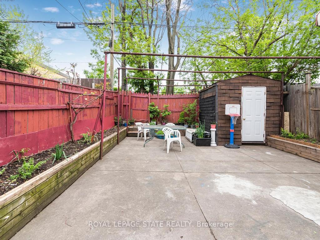 









47


Clyde

Street,
Hamilton,




ON
L8L 5R5


