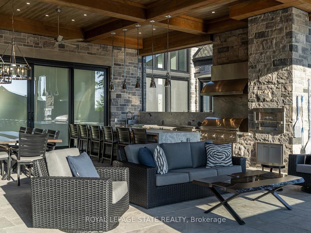 









1272


Fiddlers Green

Road,
Hamilton,




ON
L9G 3L1

