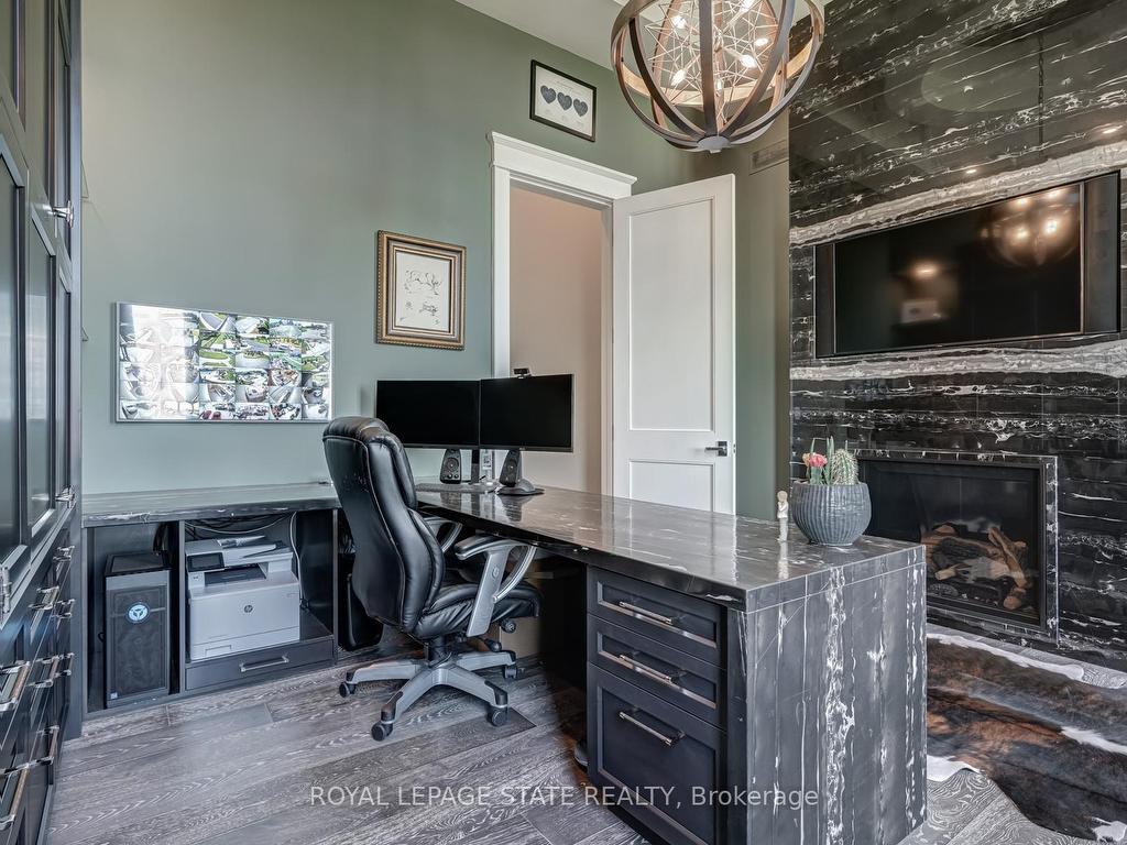 









1272


Fiddlers Green

Road,
Hamilton,




ON
L9G 3L1

