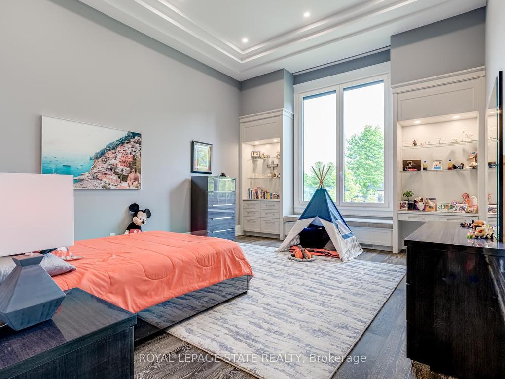 









1272


Fiddlers Green

Road,
Hamilton,




ON
L9G 3L1

