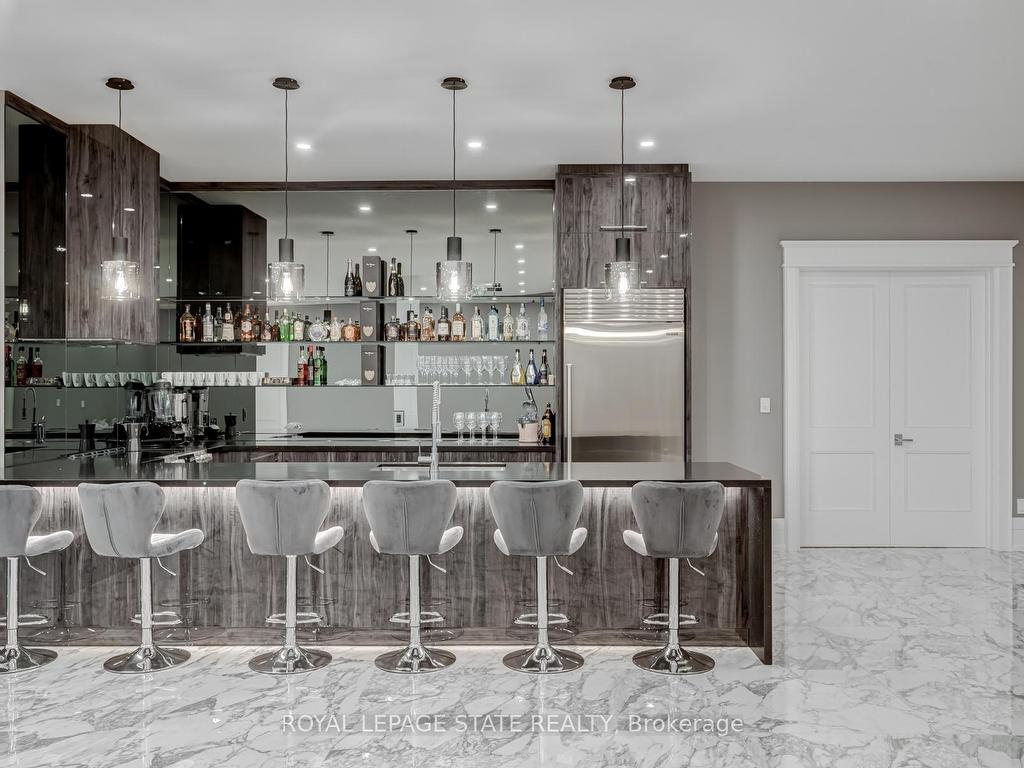 









1272


Fiddlers Green

Road,
Hamilton,




ON
L9G 3L1

